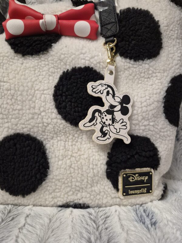 Sac Loungefly - Minnie en fourrure – Image 3
