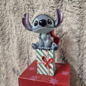 Figurine - Stitch de Noël avec son cadeau